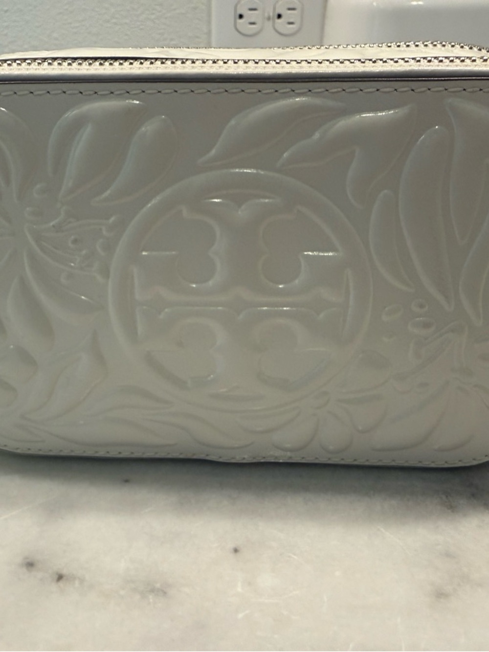Tory Burch White Embossed Leather Crossbody with Black Strap - Picture 4 of 7